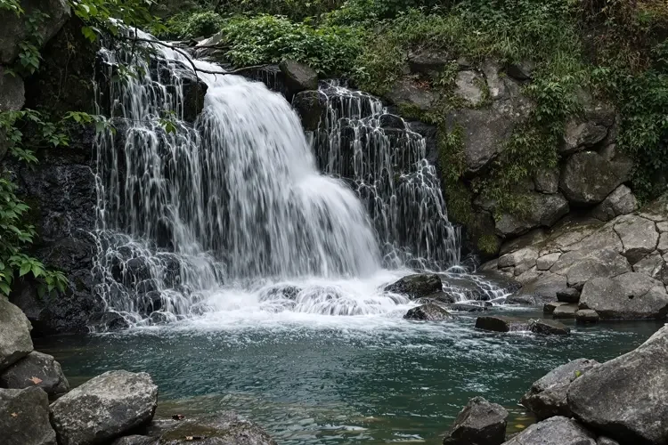 达人情报 - 旅行博主「阿茶在路上」揭秘小众景点，两天涨粉十万